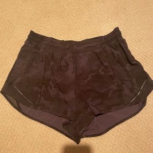 Black camo lululemon hotty hot shorts
